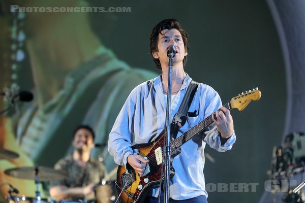 ARCTIC MONKEYS - 2022-08-25 - SAINT CLOUD - Domaine National - Grande Scene - 